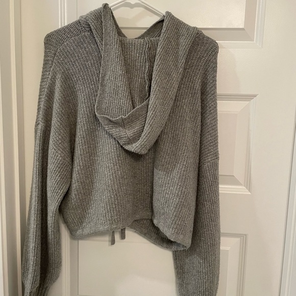 American Eagle Sweater - Picture 2 of 3